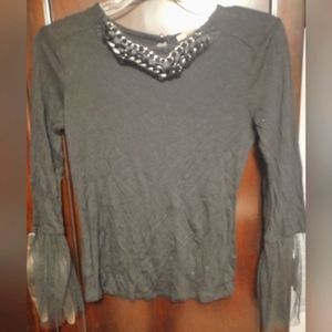 Long sleeve shirt with necklace in front